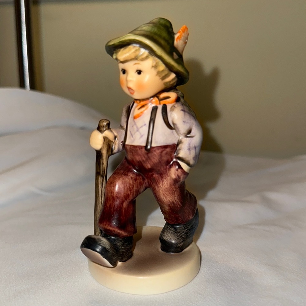 Vintage Hummel Figurine by Goebel “Grandpa’s Boy” #562